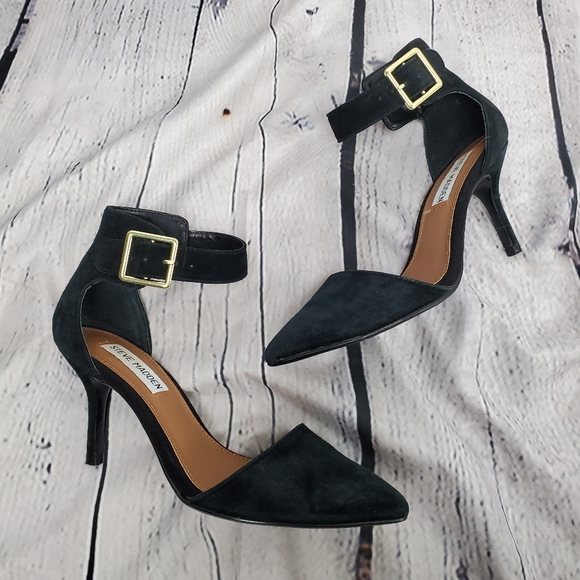 Steve Madden Shoes - Steve Madden "Abagail" Black Suede Pumps